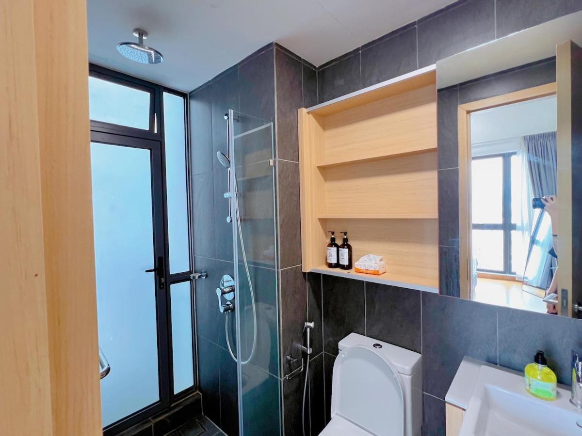 The Luxe 4px With Balcony Near Quill Mall & Monorail Medan Tuanku Apartment