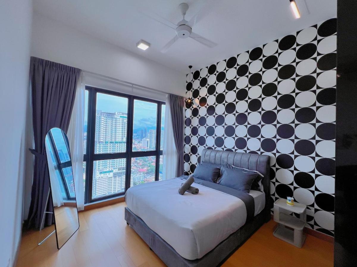 The Luxe 4px With Balcony Near Quill Mall & Monorail Medan Tuanku Apartment *