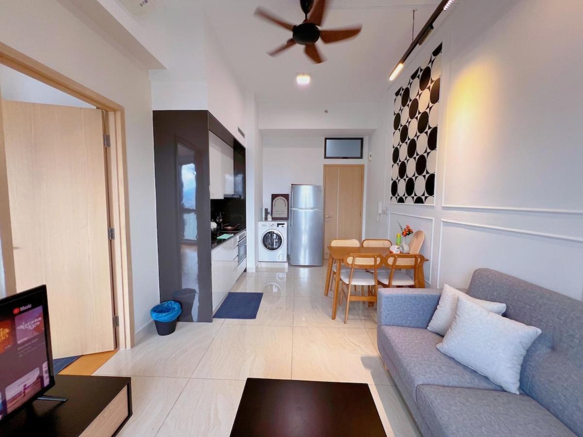 Pangsapuri The Luxe 4px With Balcony Near Quill Mall & Monorail Medan Tuanku Kuala Lumpur