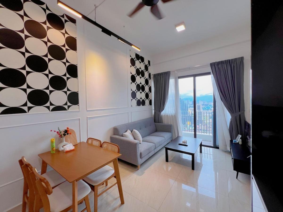 The Luxe 4px With Balcony Near Quill Mall & Monorail Medan Tuanku Pangsapuri *