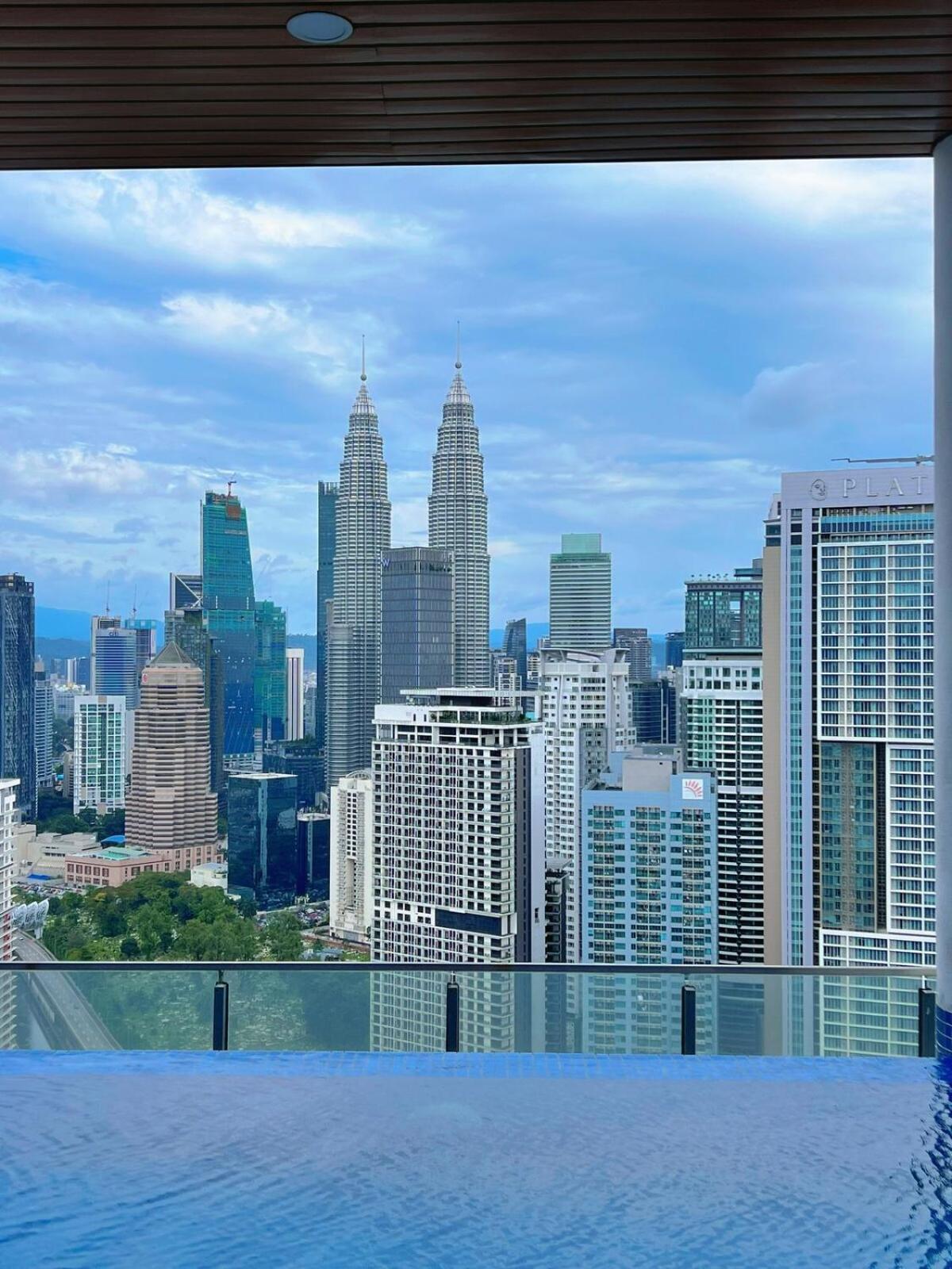 Pangsapuri The Luxe 4px With Balcony Near Quill Mall & Monorail Medan Tuanku Kuala Lumpur